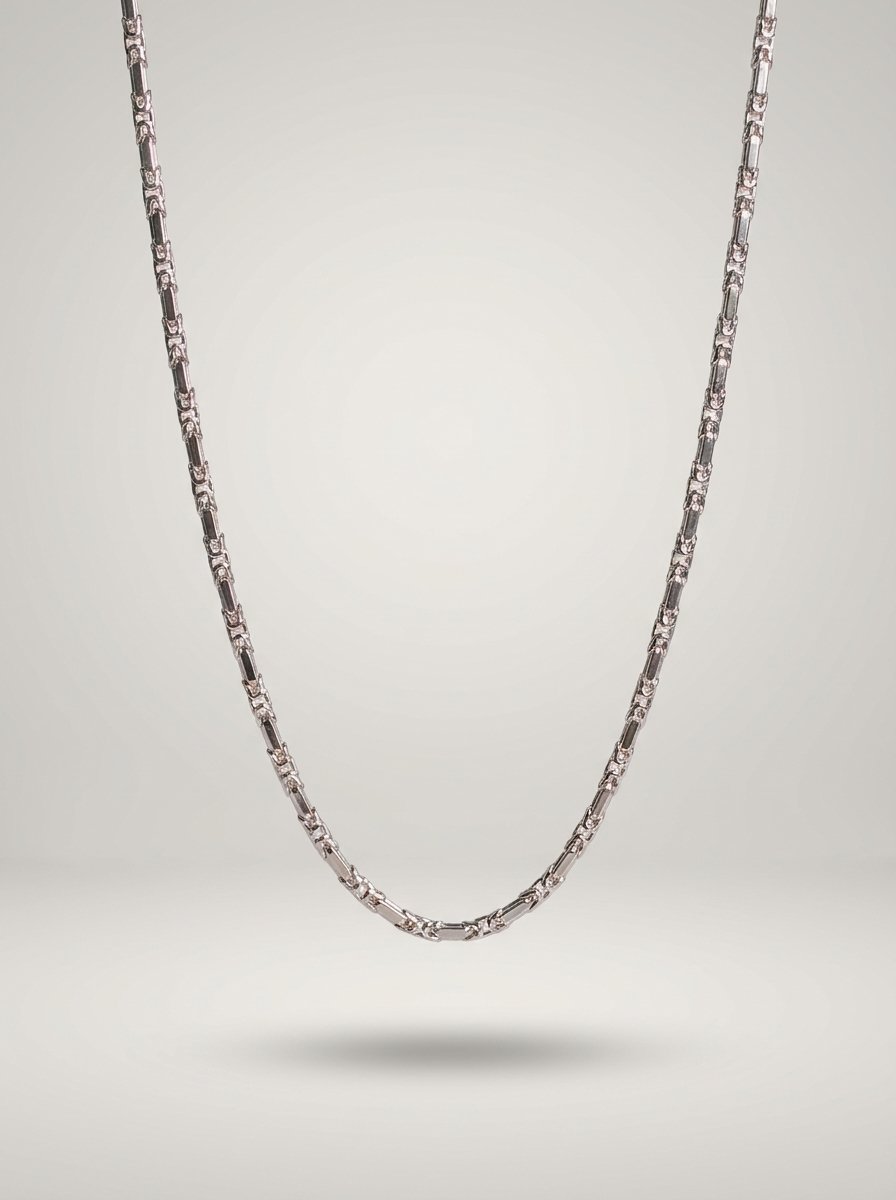 Elegant Textured Silver Chain Necklace