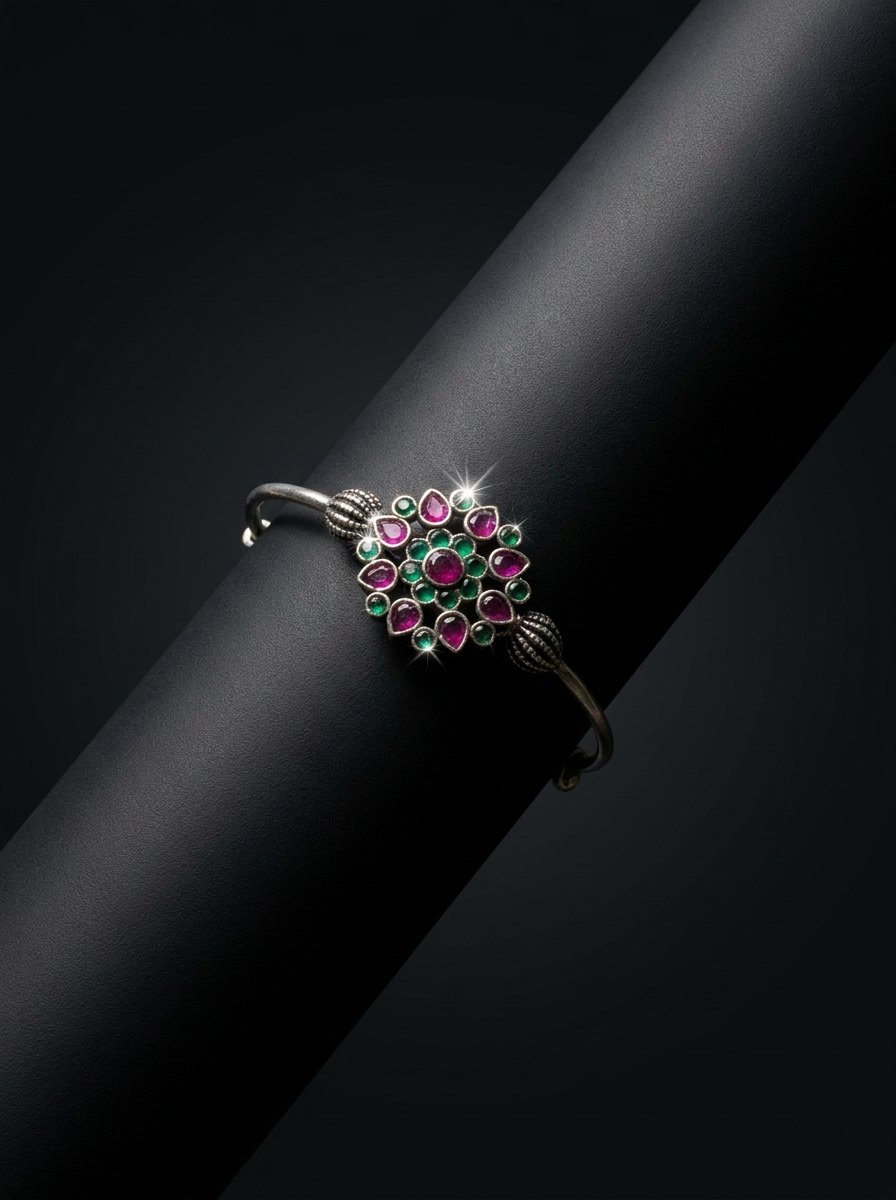 Bracelet_on_paper_roll_202605091321 (1)