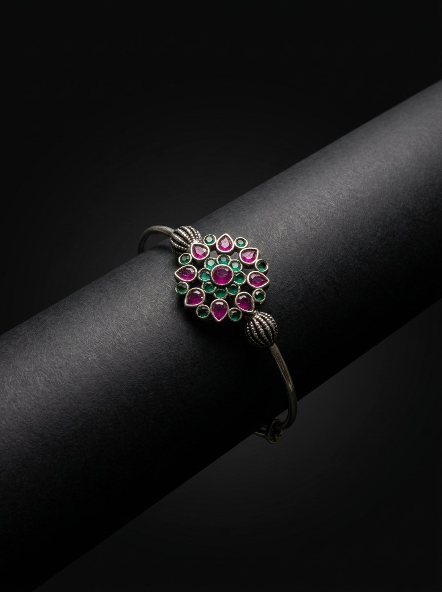 Bracelet_on_paper_roll_202605091321