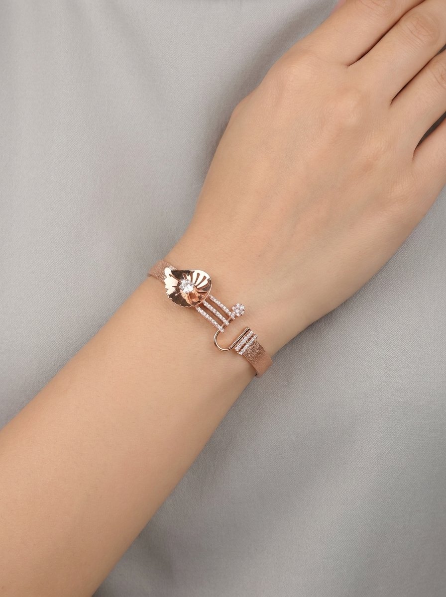 Wear_bracelet_simple_background_202605091337